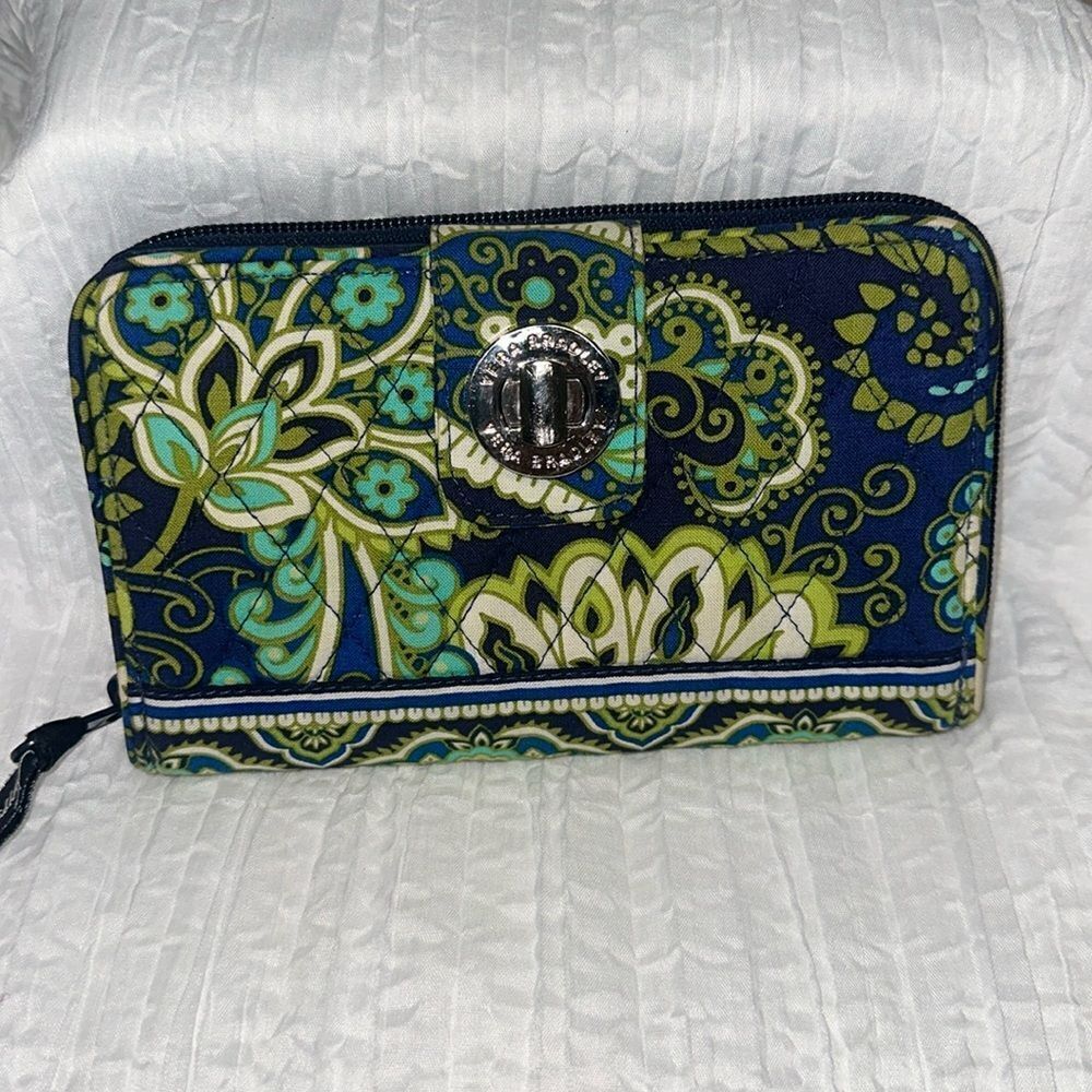 Vera Bradley Rhythm Blues Navy Green White Zip Turn-lock Large Wallet